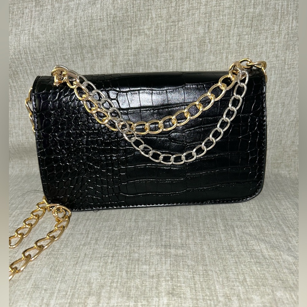 Brand: Adrienne Vittadini, color: Black